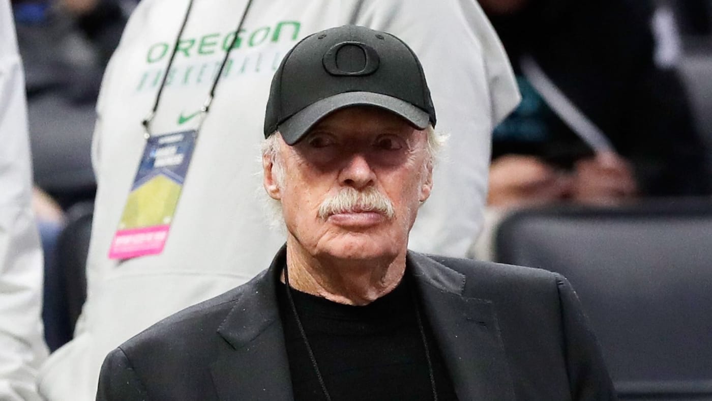 Phil Knight and Dodgers Co Owner Alan Smolinisky