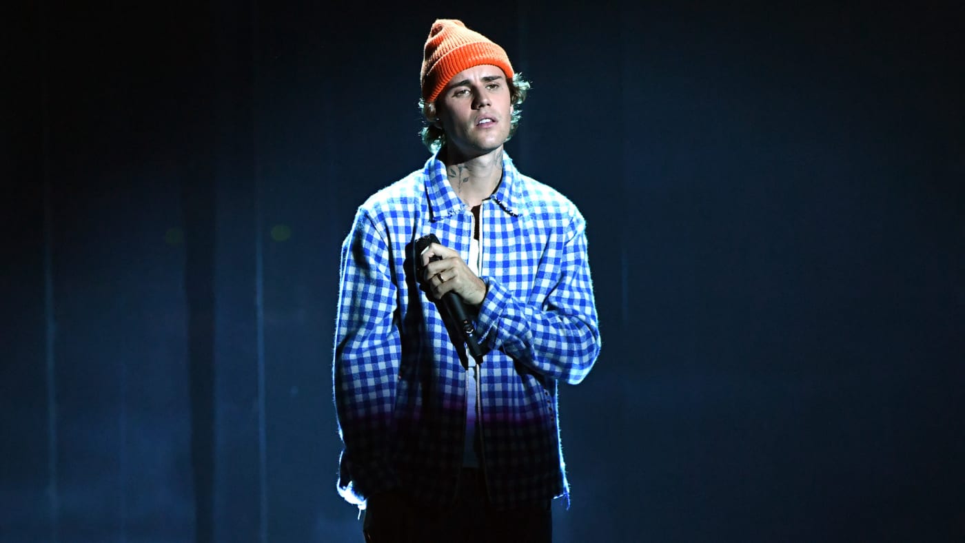 Justin Bieber performing at the AMAs