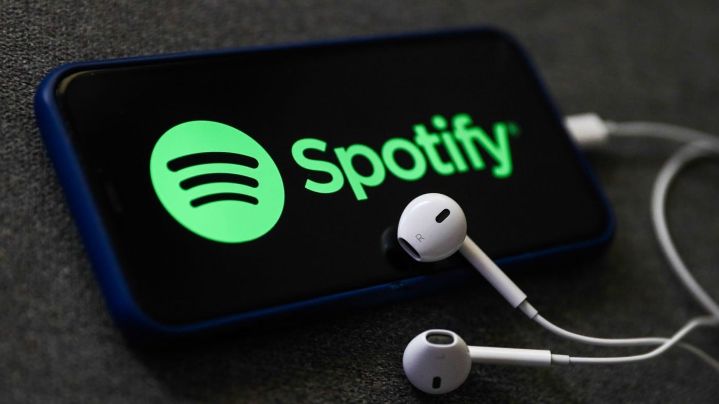 Best Podcasts on Spotify To Listen To Right Now