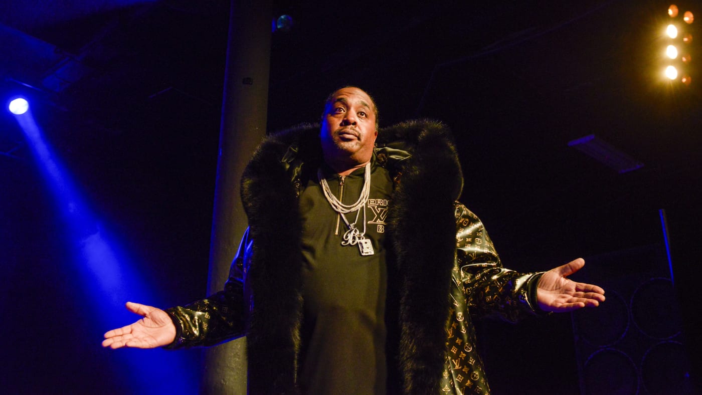 Eric B of Eric B and Rakim performs on stage