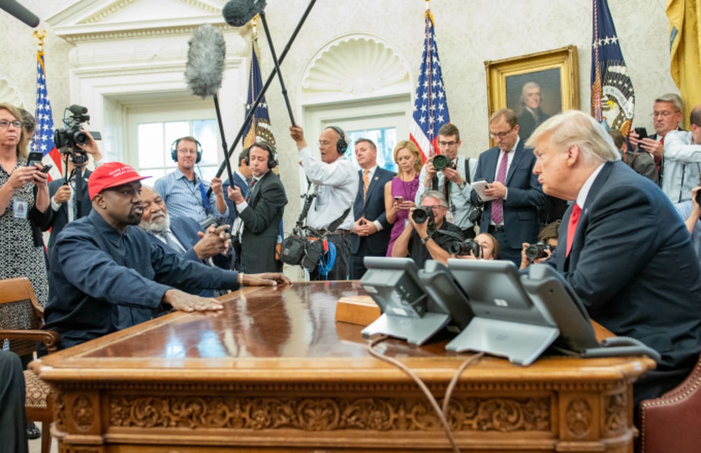 Kanye West has lunch with President Trump