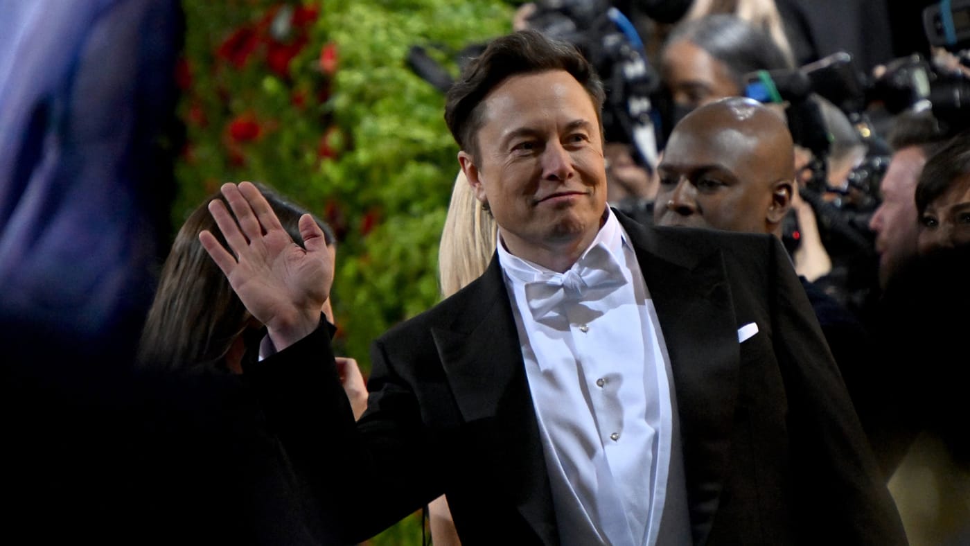 Elon Musk attends The 2022 Met Gala Celebrating "In America: An Anthology of Fashion"