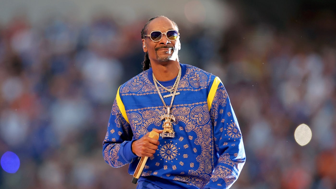 Here Are the Albums Included in Snoop Dogg's Death Row Deal | Complex