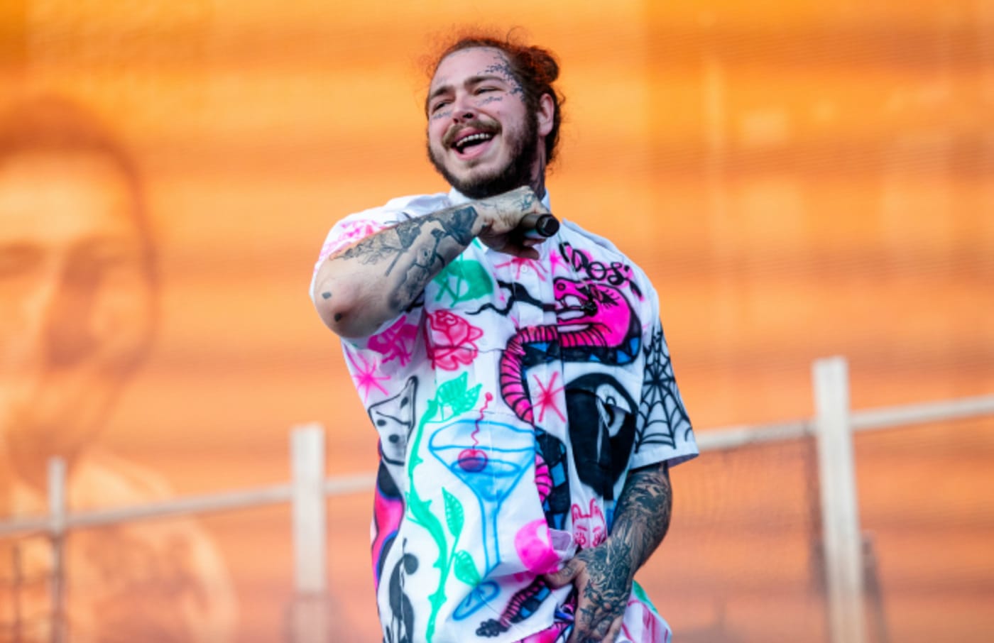 Post Malone And Swae Lee S Sunflower Hits No 1 On Billboard Hot 100 Complex