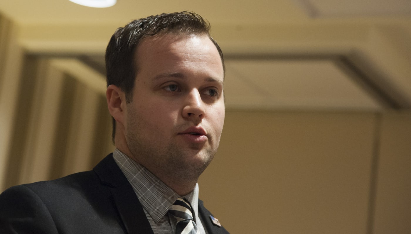 '19 Kids and Counting' Star Josh Duggar Arrested with ...