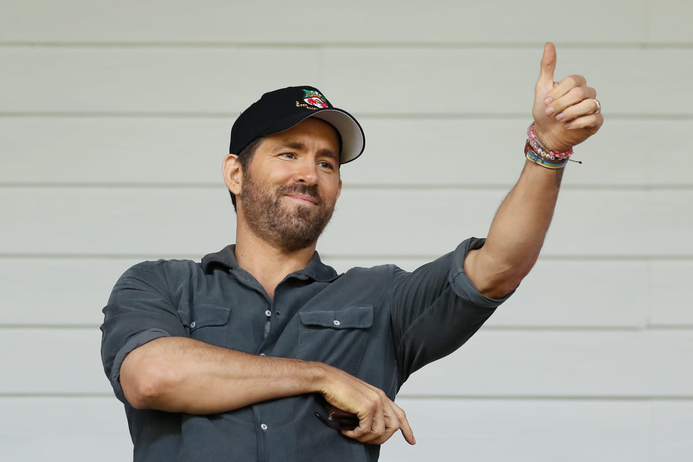 Ryan Reynolds gives thumbs up
