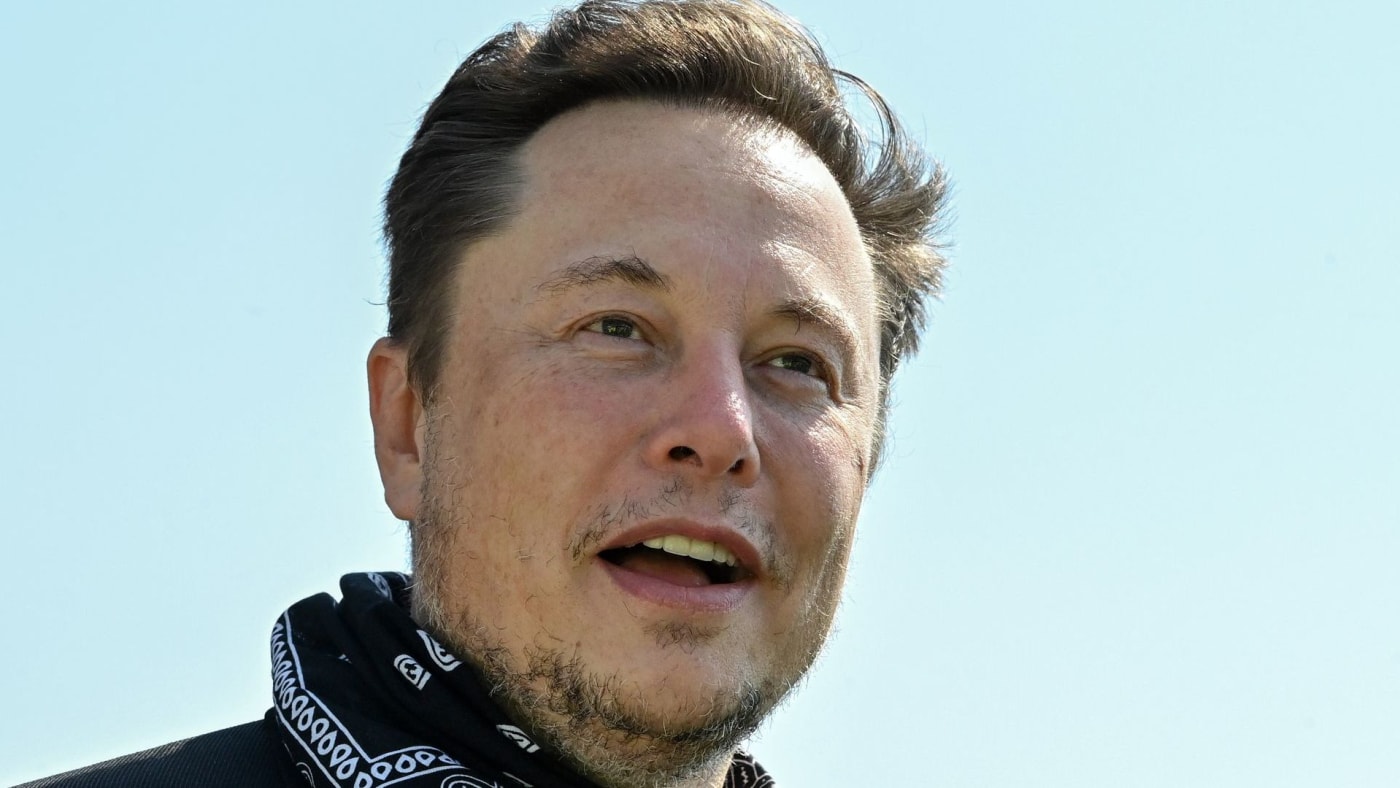 Elon Musk speaks at the Tesla Gigafactory