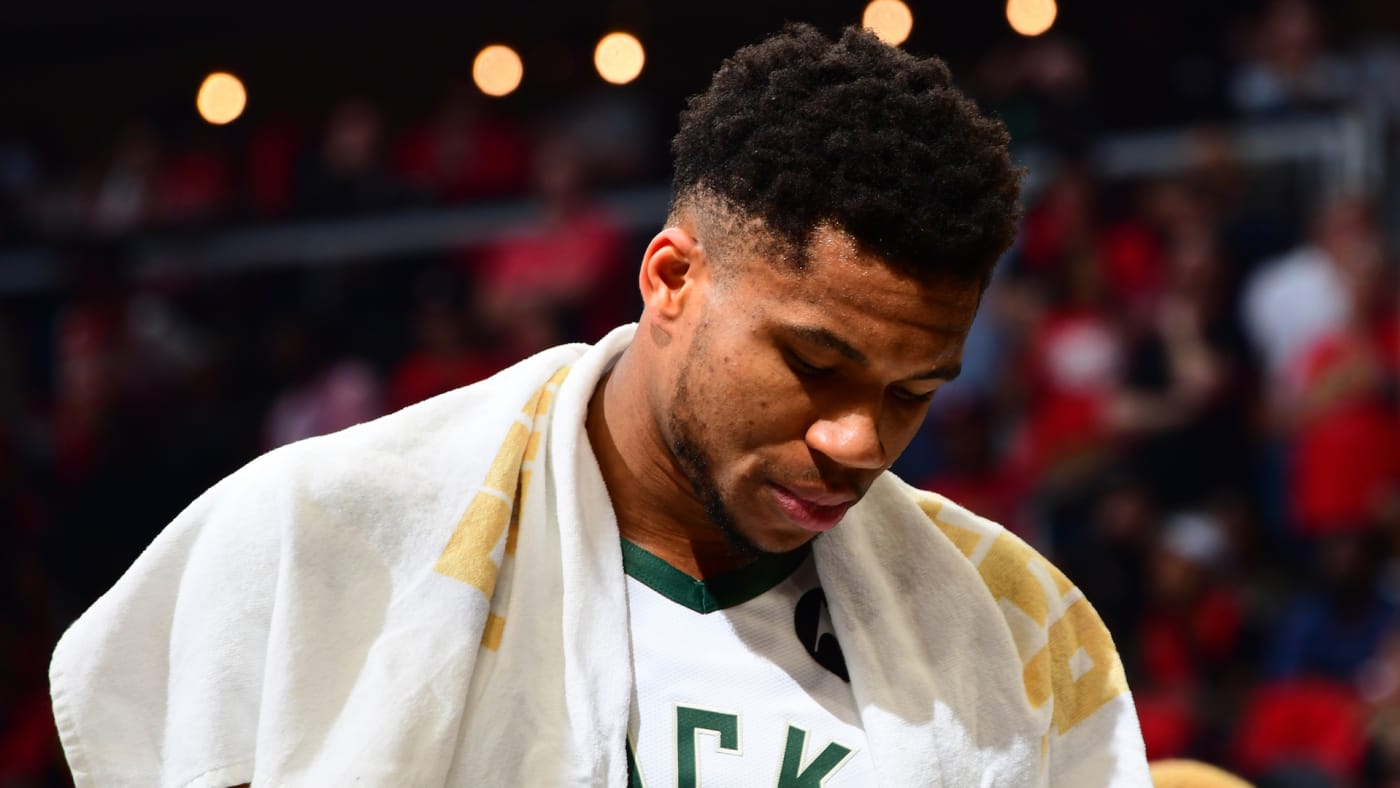 NBA Fans React to Giannis Antetokounmpo Suffering Knee ...