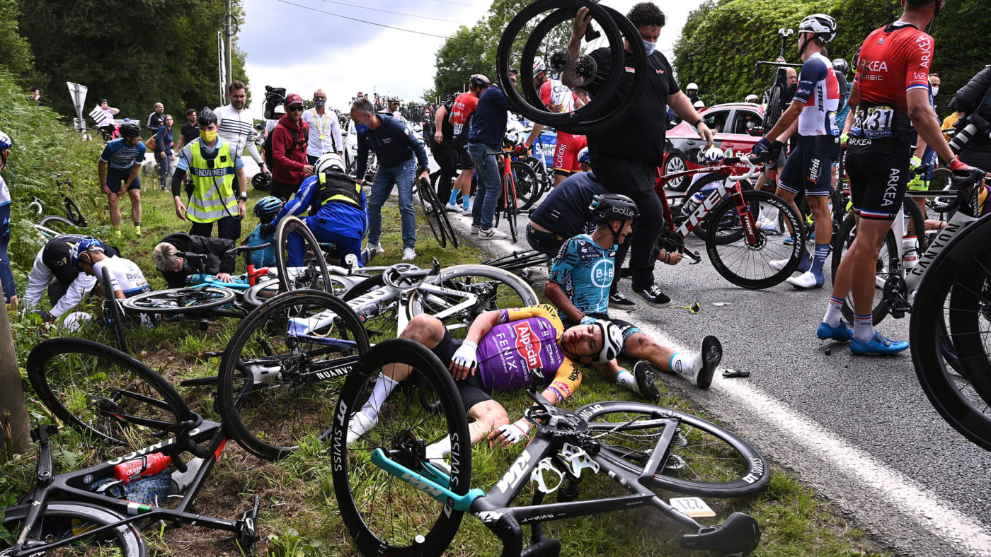 who caused tour de france crash