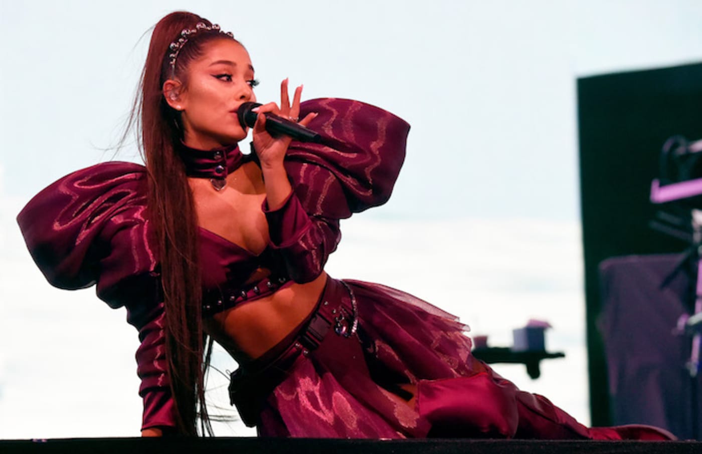 Ariana Grande Addresses Tearful Performance ‘im Still Processing A Lot Complex 4448