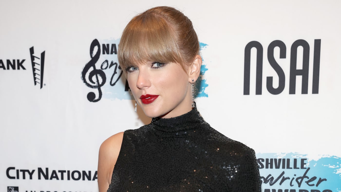 Taylor Swift attends NSAI 2022 Nashville Songwriter Awards.