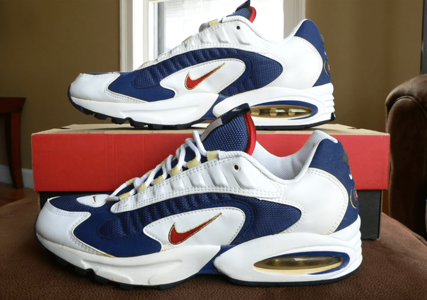 old nike air max trainers