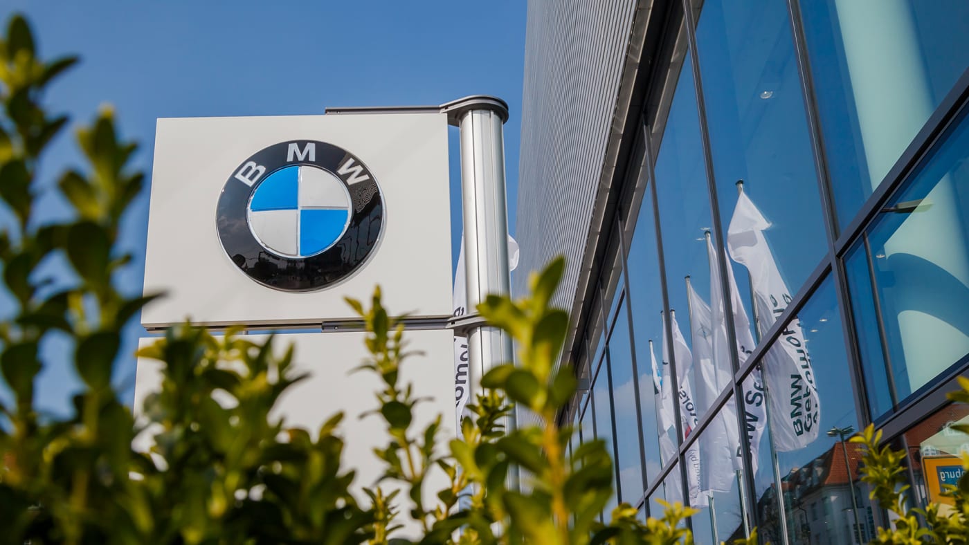 Texas Man Drives Car Dealership Loaner To Rob Bank So He Can Buy Bmw Complex