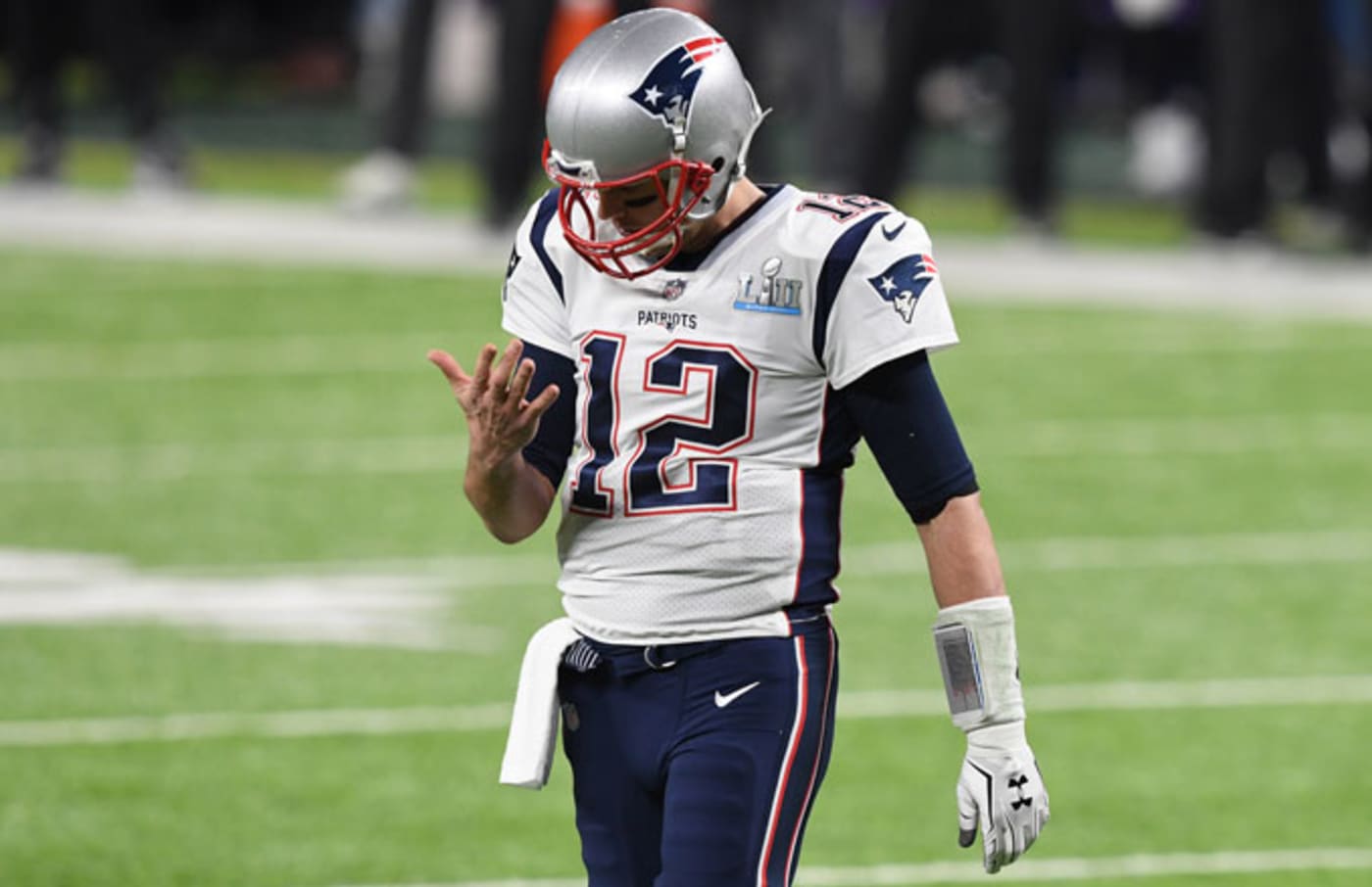 Tom Brady Finally Shows Off the Gruesome Thumb Injury That Almost