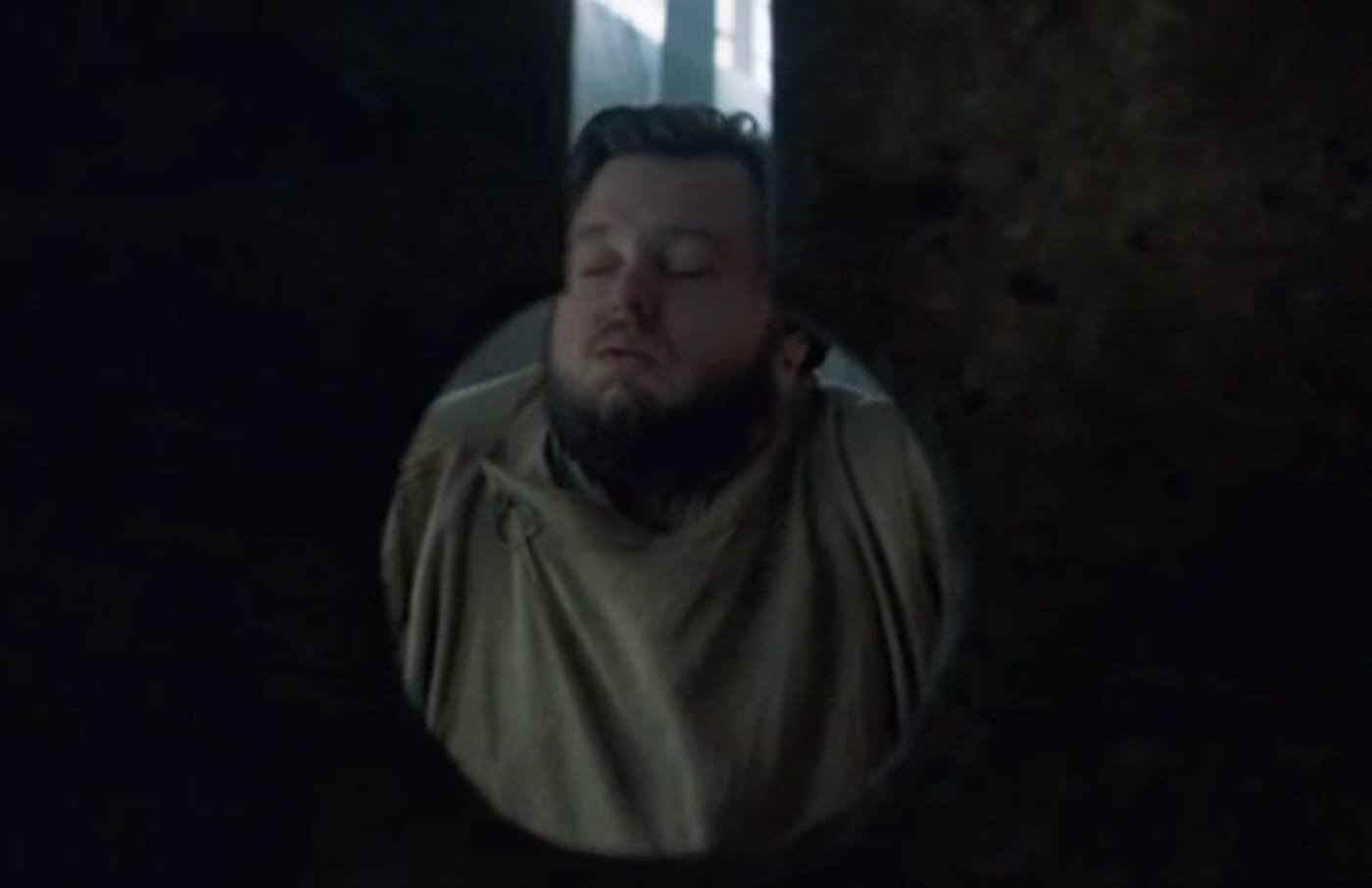 Samwell Tarley nearly ralphs while cleaning the latrine.