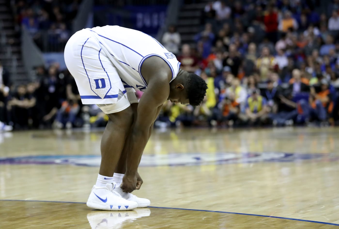 Zion Williamson Laces Up Nikes