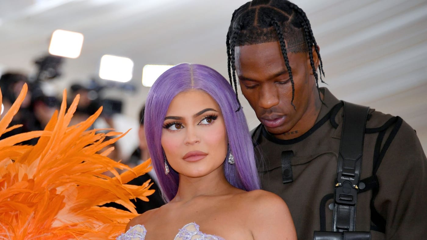 Travis Scott Kylie Jenner Spotted With Biebers Kendall And Devin Booker Complex