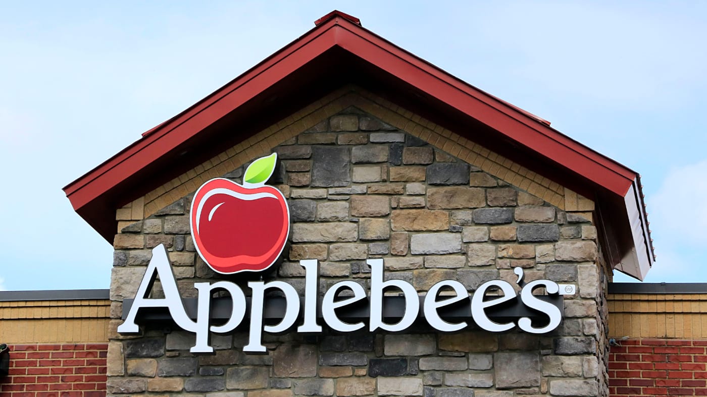 Applebee’s Franchise Exec Offers Paying Employees Less Over Gas Price