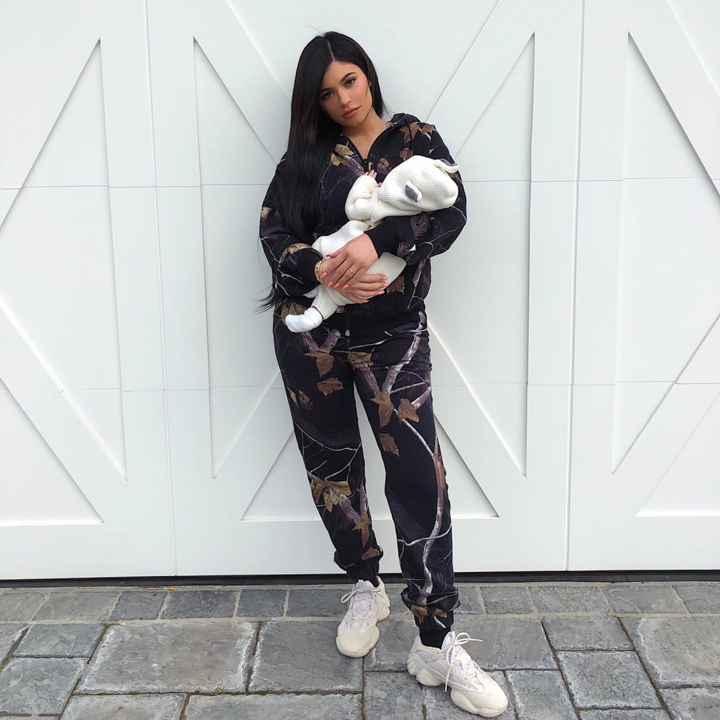 25 Things We Know About Kylie Jenner S Daughter Stormi Complex