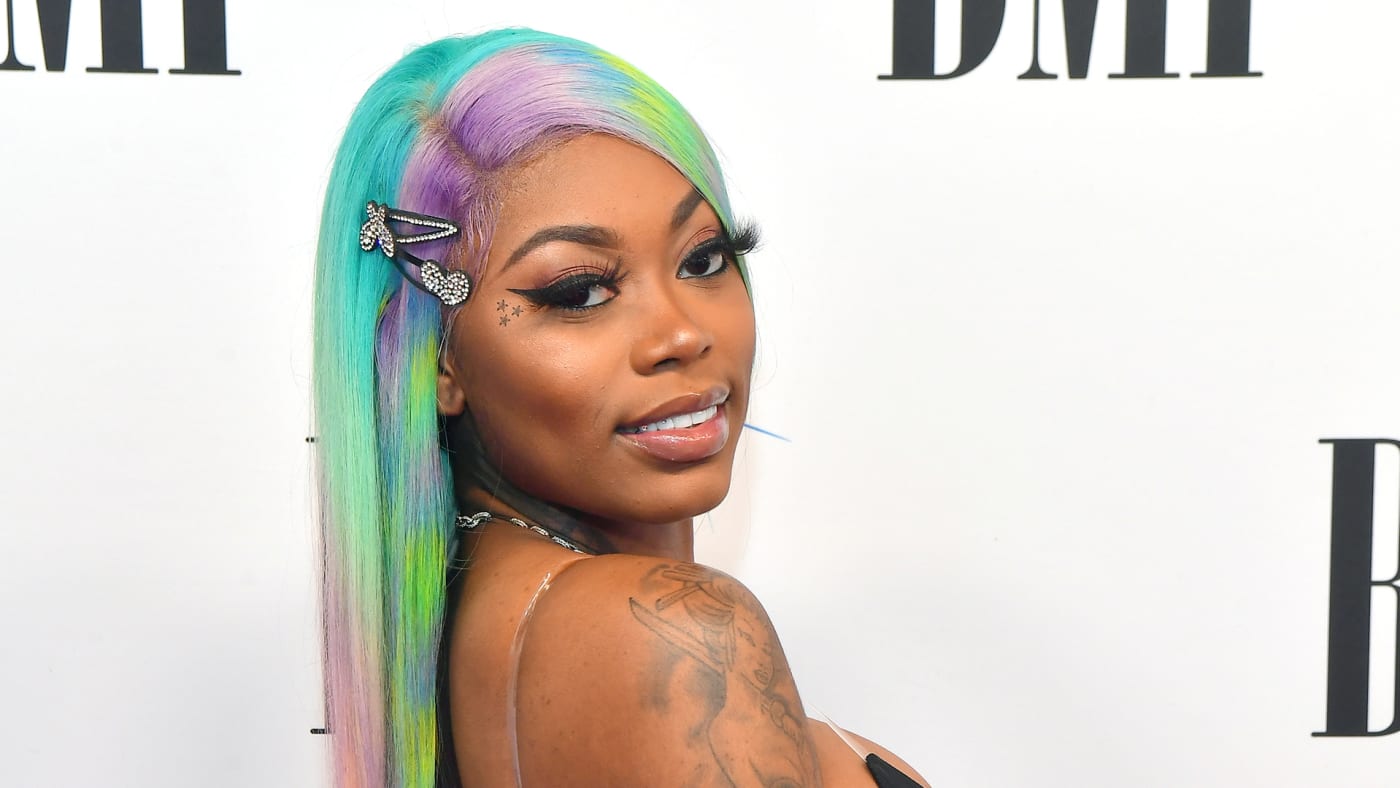 Asian Doll Shows Off Chain Honoring King Von | Complex