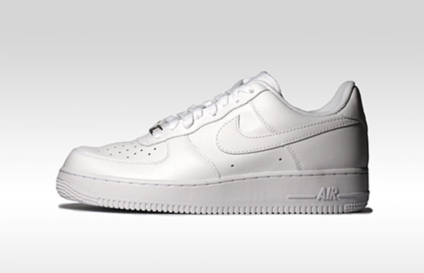 White Nike Air Force 1 Low