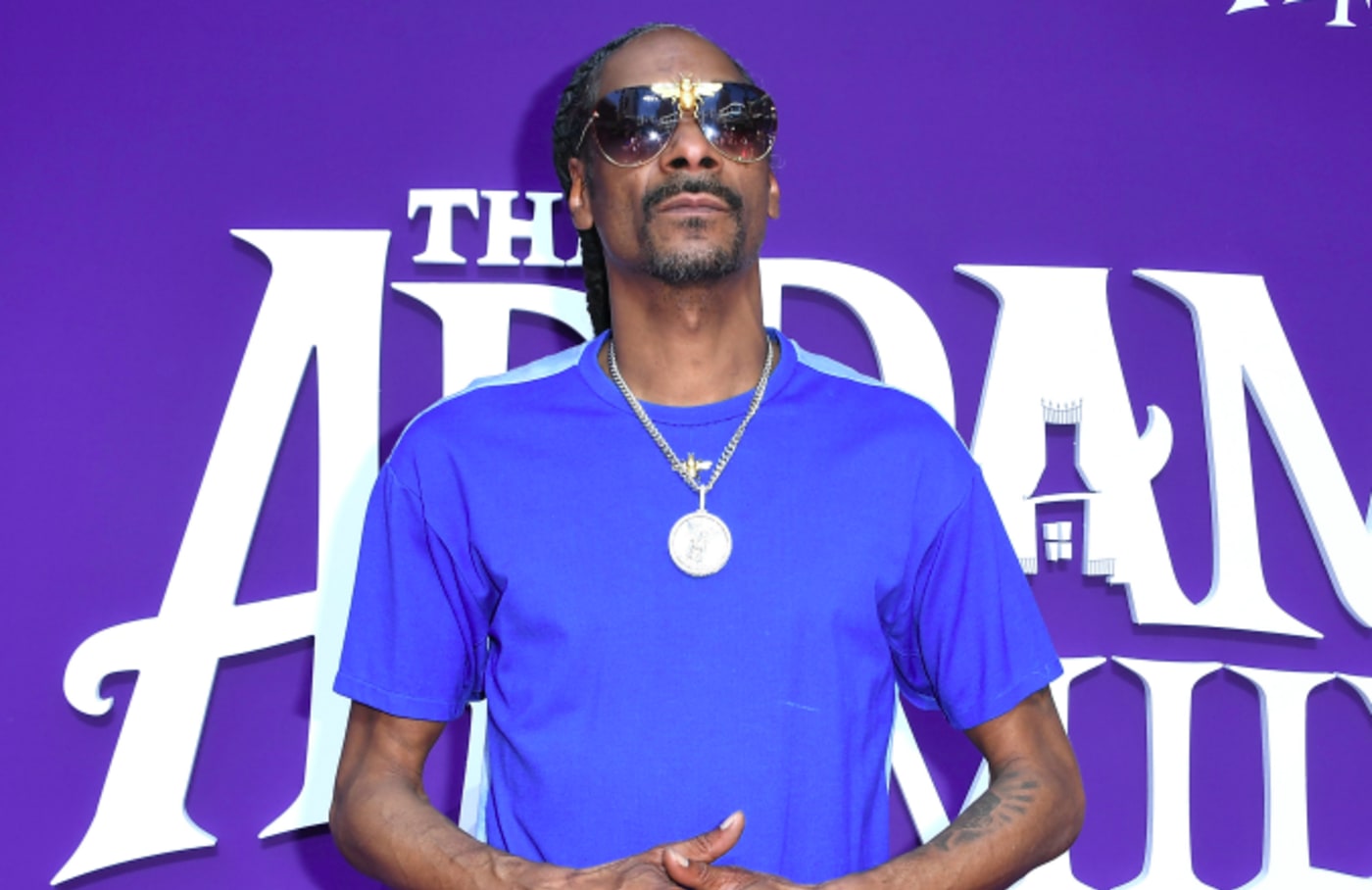 Snoop Dogg arrives at the Premiere Of MGM's "The Addams Family"