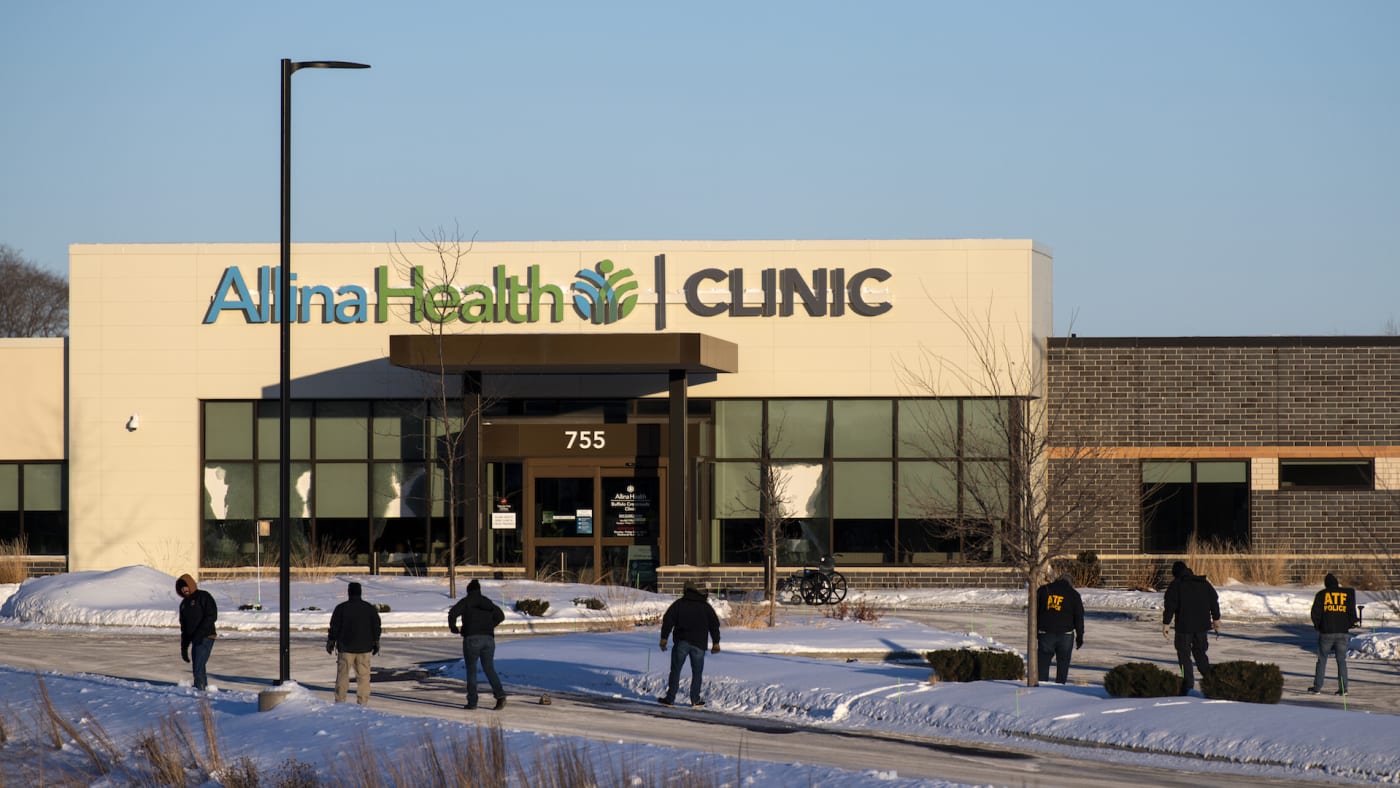 Suspect in Minnesota Clinic Shooting Was Given Gun Permit by Police