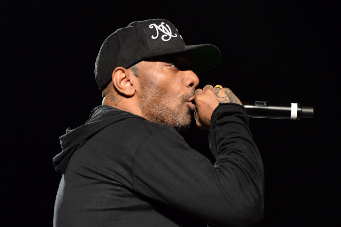 Prodigy of Mobb Deep performing
