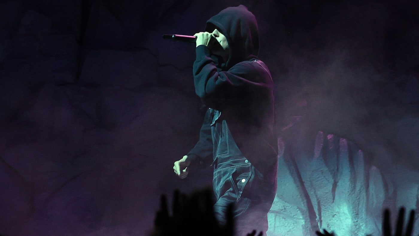 Watch Justin Bieber Perform “Stay” With The Kid Laroi and “Ghost” at VMAs |  Complex