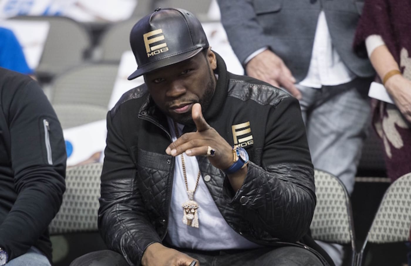50 Cent sitting courtside.