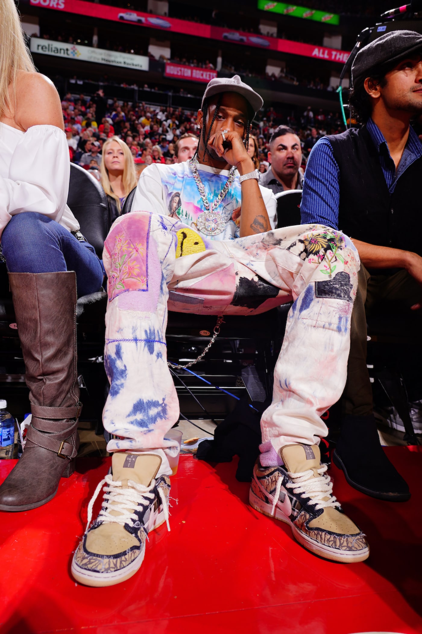 travis scott nike sb outfit