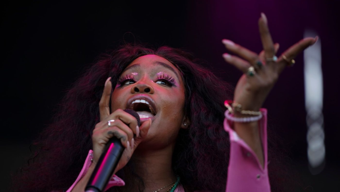 SZA performing at 12th annual Soundset