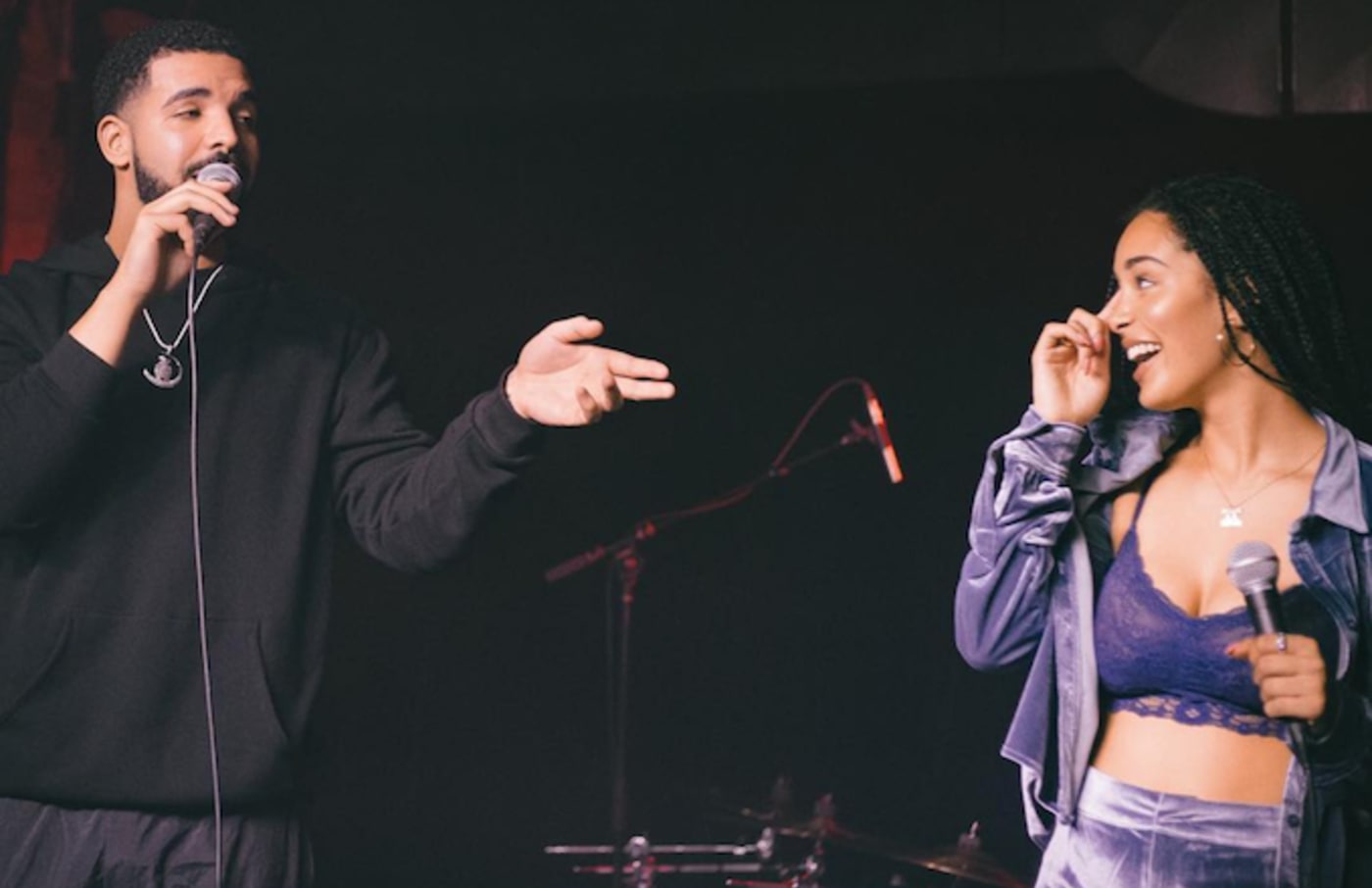 Drake Surprises Fans At Jorja Smith Toronto Show, Performs ...