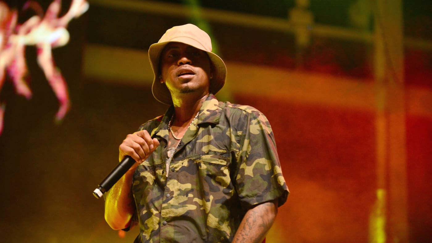 Nas performs live on satge during the Waffle & Yankee Fitted Fest