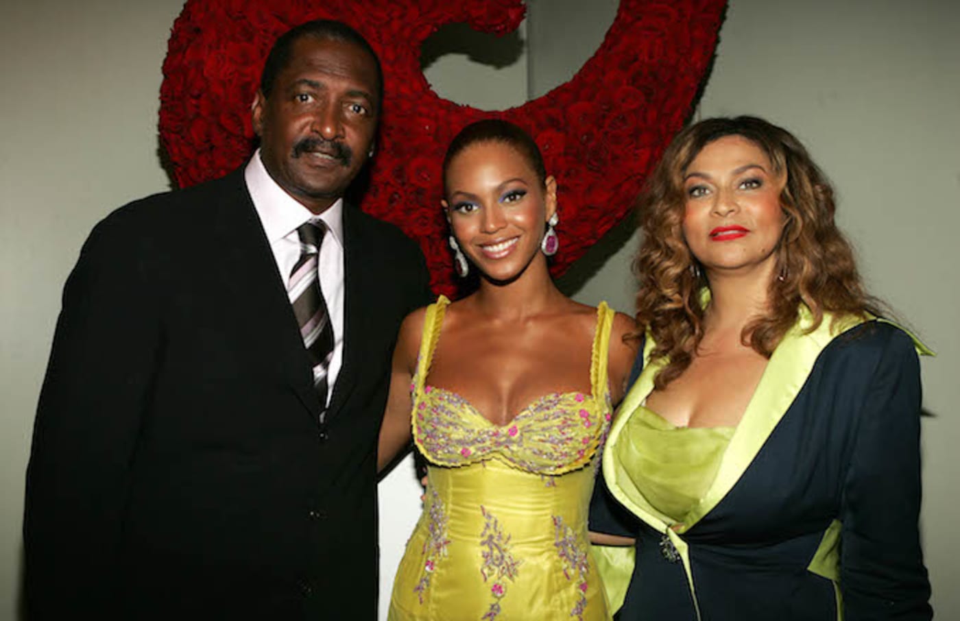 Matthew Knowles poses with Beyoncé and Tina.