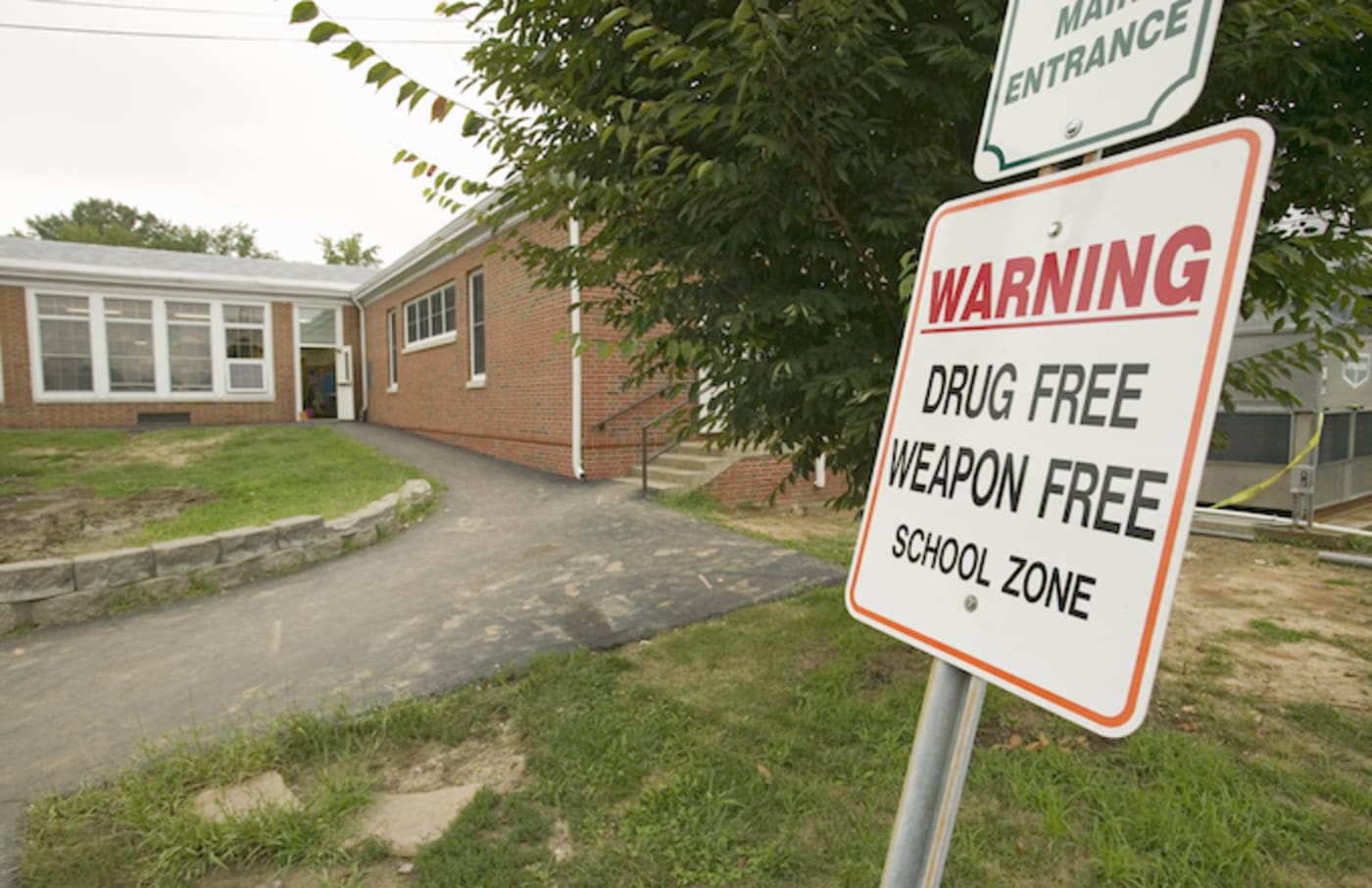 Drug Free and Weapon Free School Zone sign