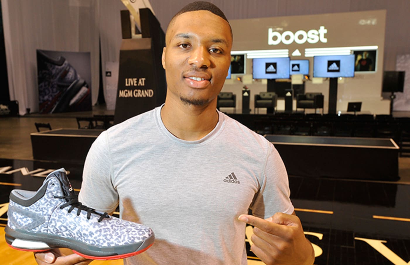 cascada Ganar control perderse Damian Lillard Hopes for a Shoe and Rap Collab With Kanye West and Adidas |  Complex