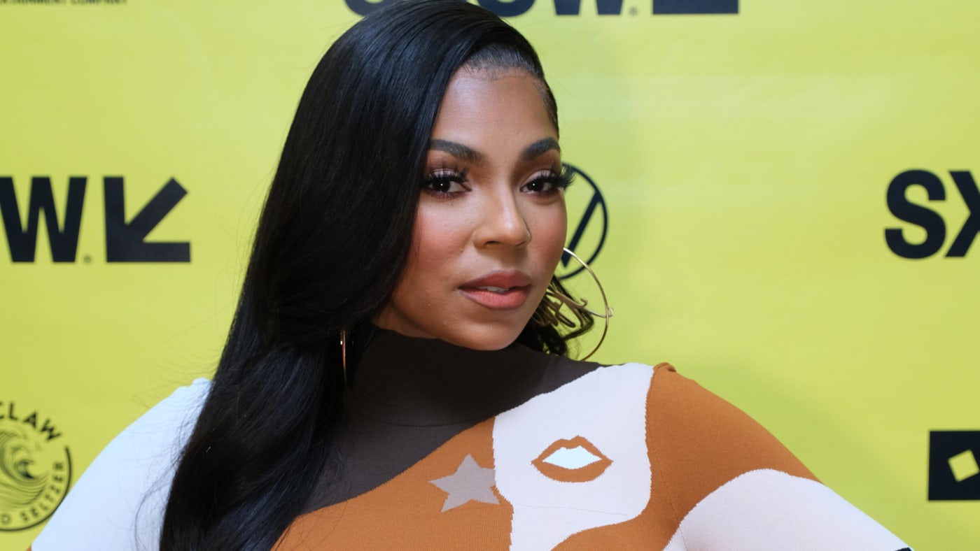 Ashanti is pictured on a SXSW red carpet