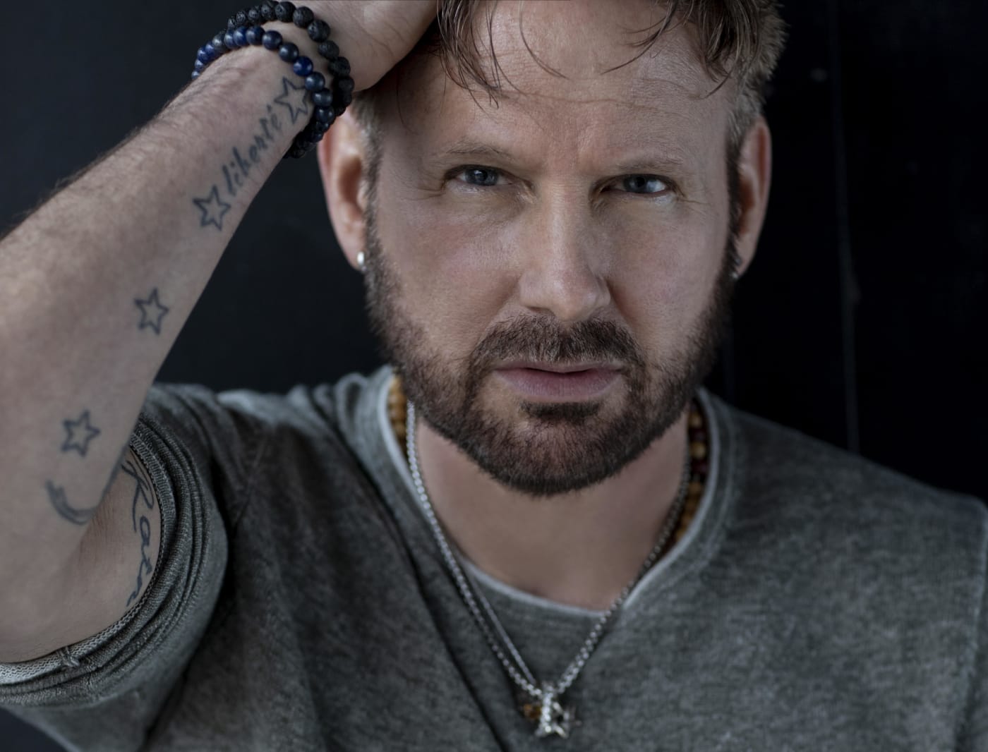 Canadian ’80s sensation Corey Hart will be given an induction into the