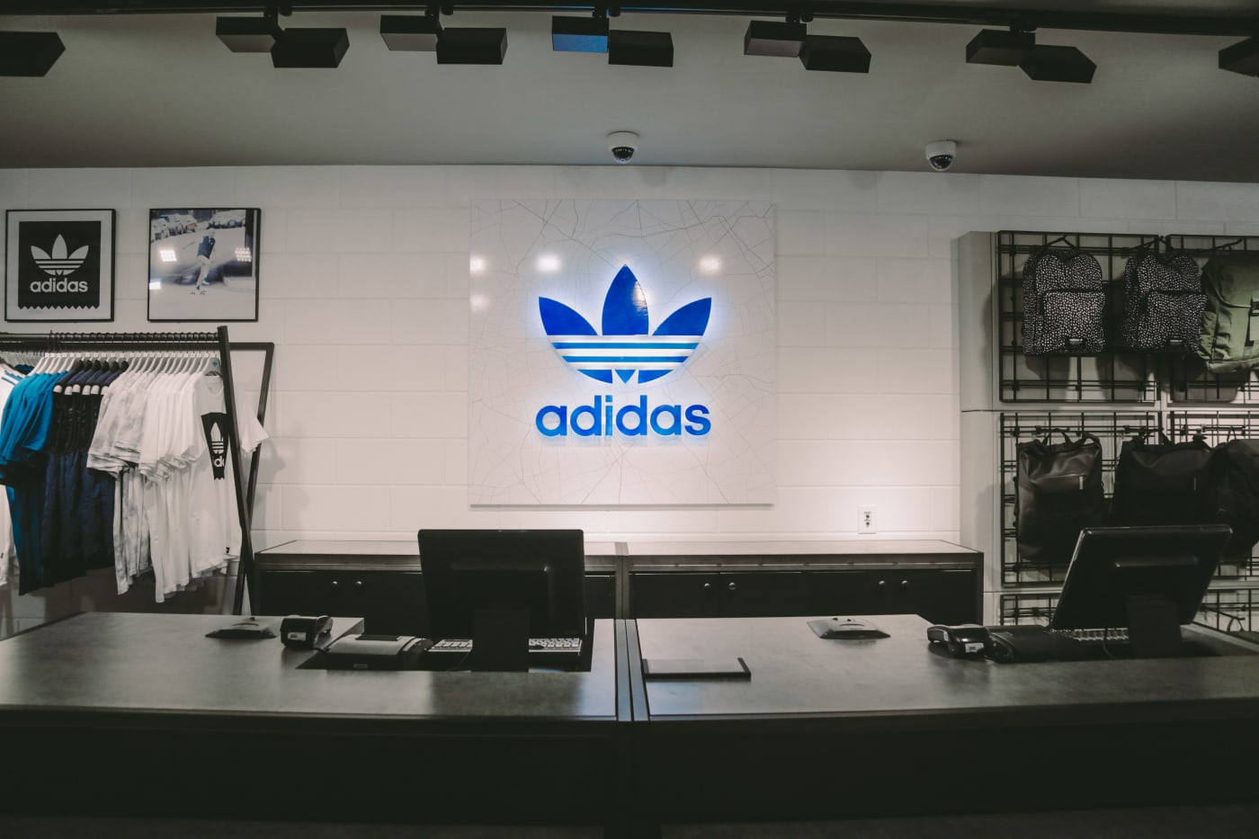 Adidas queen street toronto