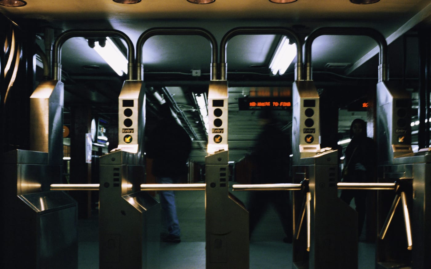 Queens subway fare evader’s repeated attempts to jump turnstile result in fatal fall