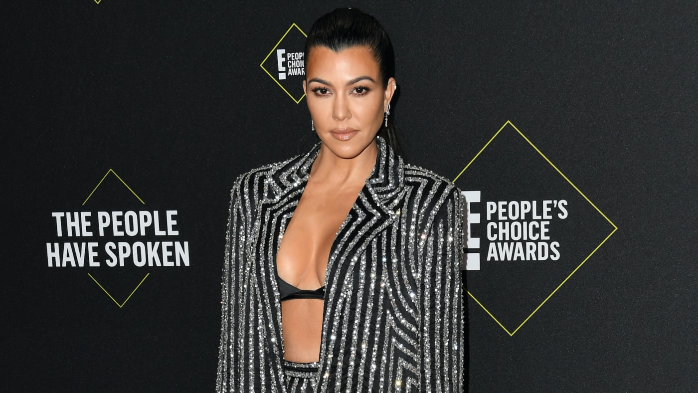 Kourtney Kardashian And Travis Barker Are Reportedly Dating Complex