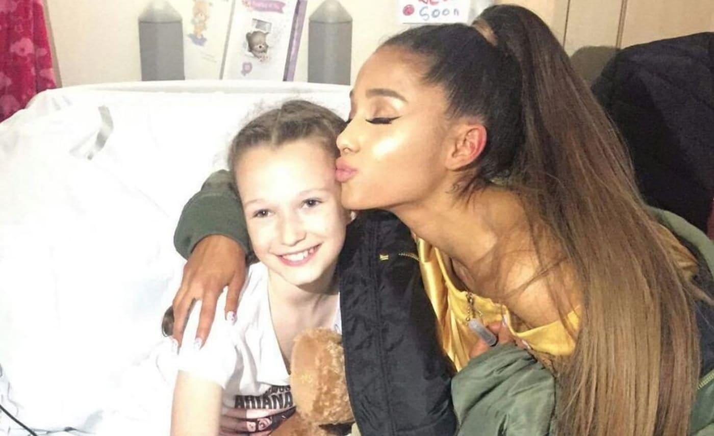 Ariana Grande Surprises Fans in Hospital Recovering From ...