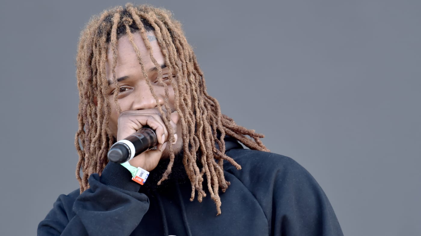 Fetty Wap performs in front of crowd.