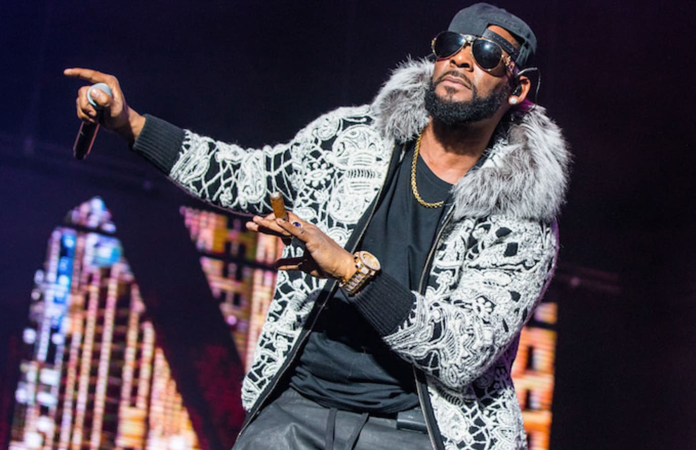 R. Kelly performs at Little Caesars Arena.