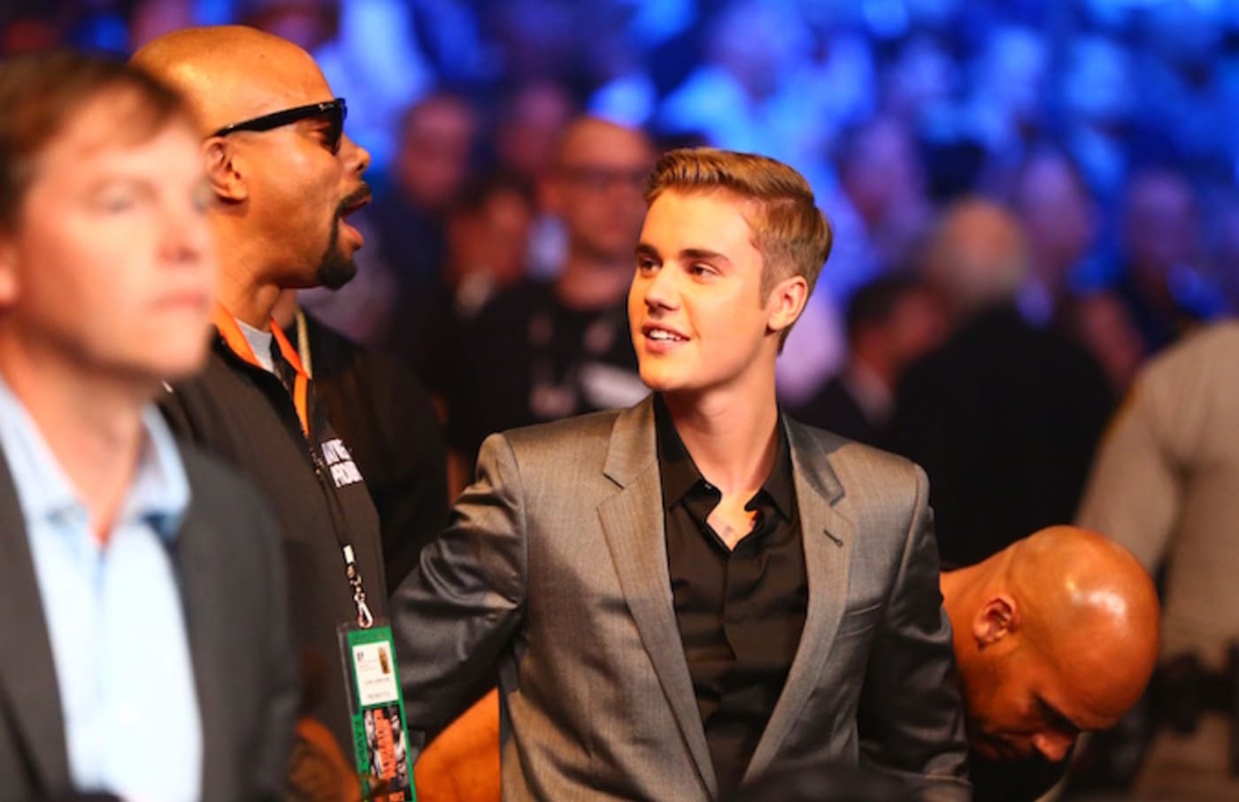 Justin Bieber attends fight between Floyd Mayweather Jr. and Manny Pacquiao.