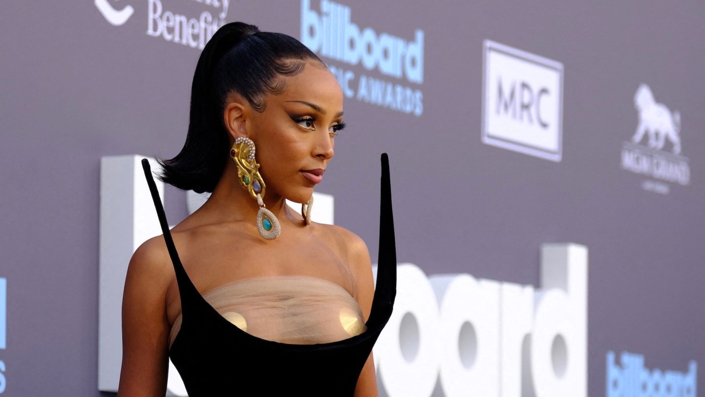 Doja Cat Says Twitter Won't Let Her Send Replies After ...