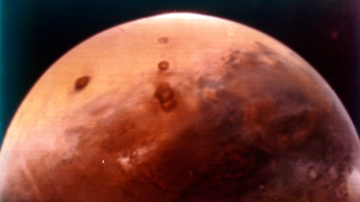 Plans Unveiled for First Sustainable City on Mars by 2100 Complex