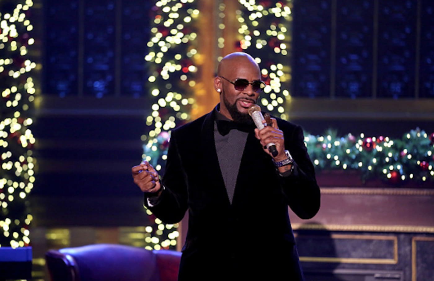 R. Kelly performs on December 23, 2016