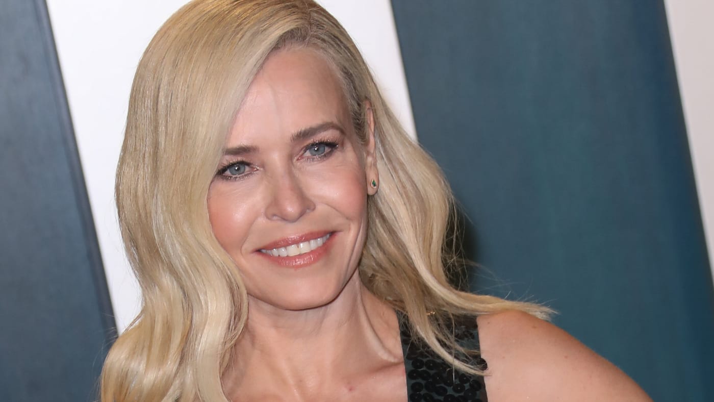 Chelsea Handler attends the 2020 Vanity Fair Oscar Party at Wallis Annenberg Center